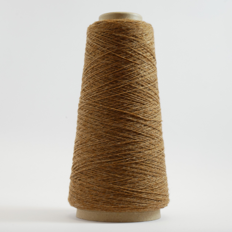Luxury 2/17s lambswool yarn on cones for machine knitting
